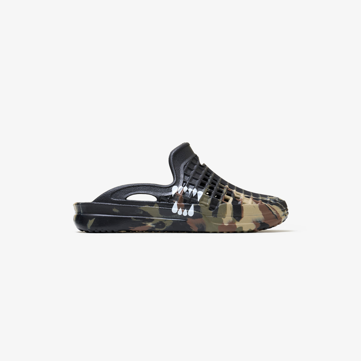 Scenario Slide - Woodland Camo / Blak Bear