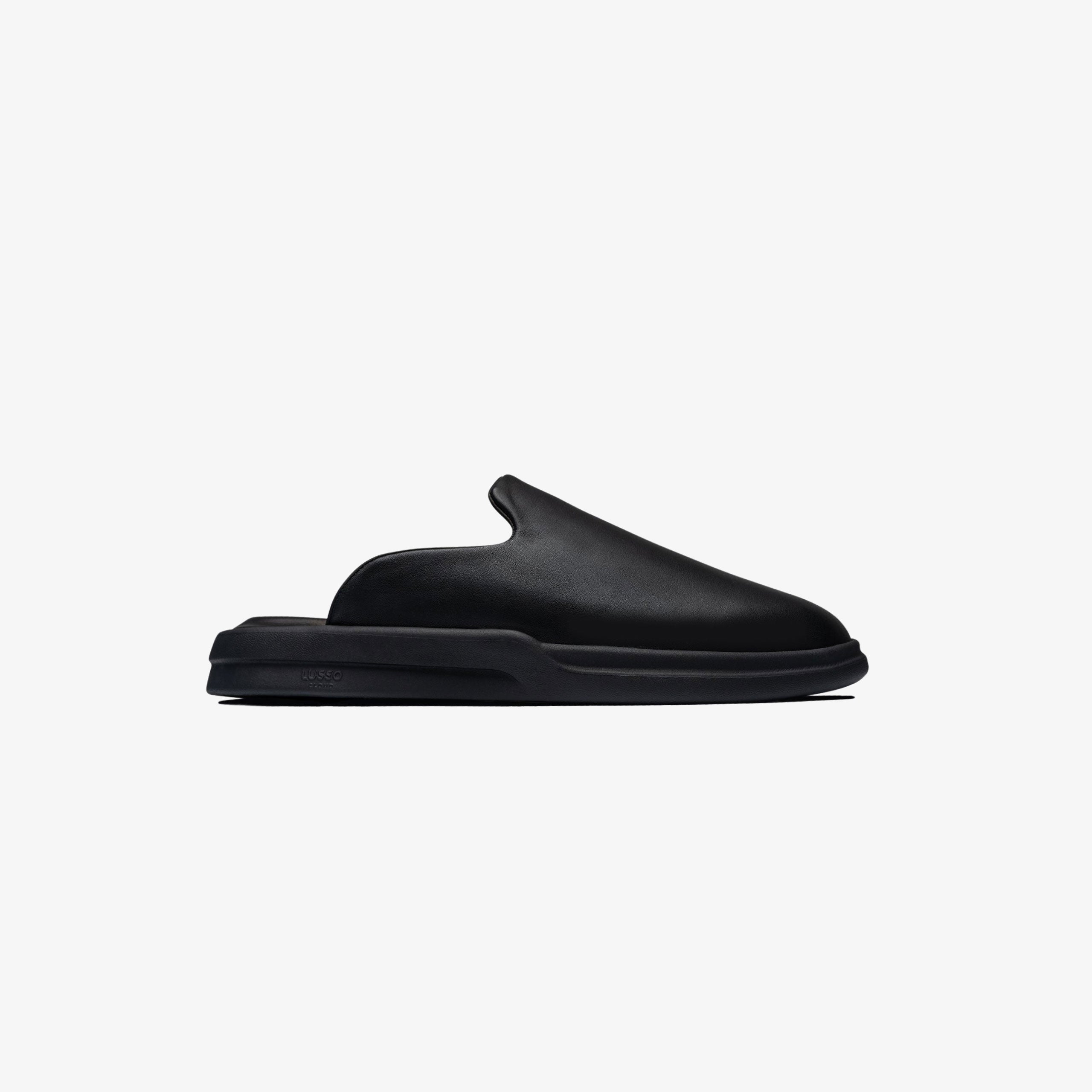 jetblacksmoothleathermatteblac