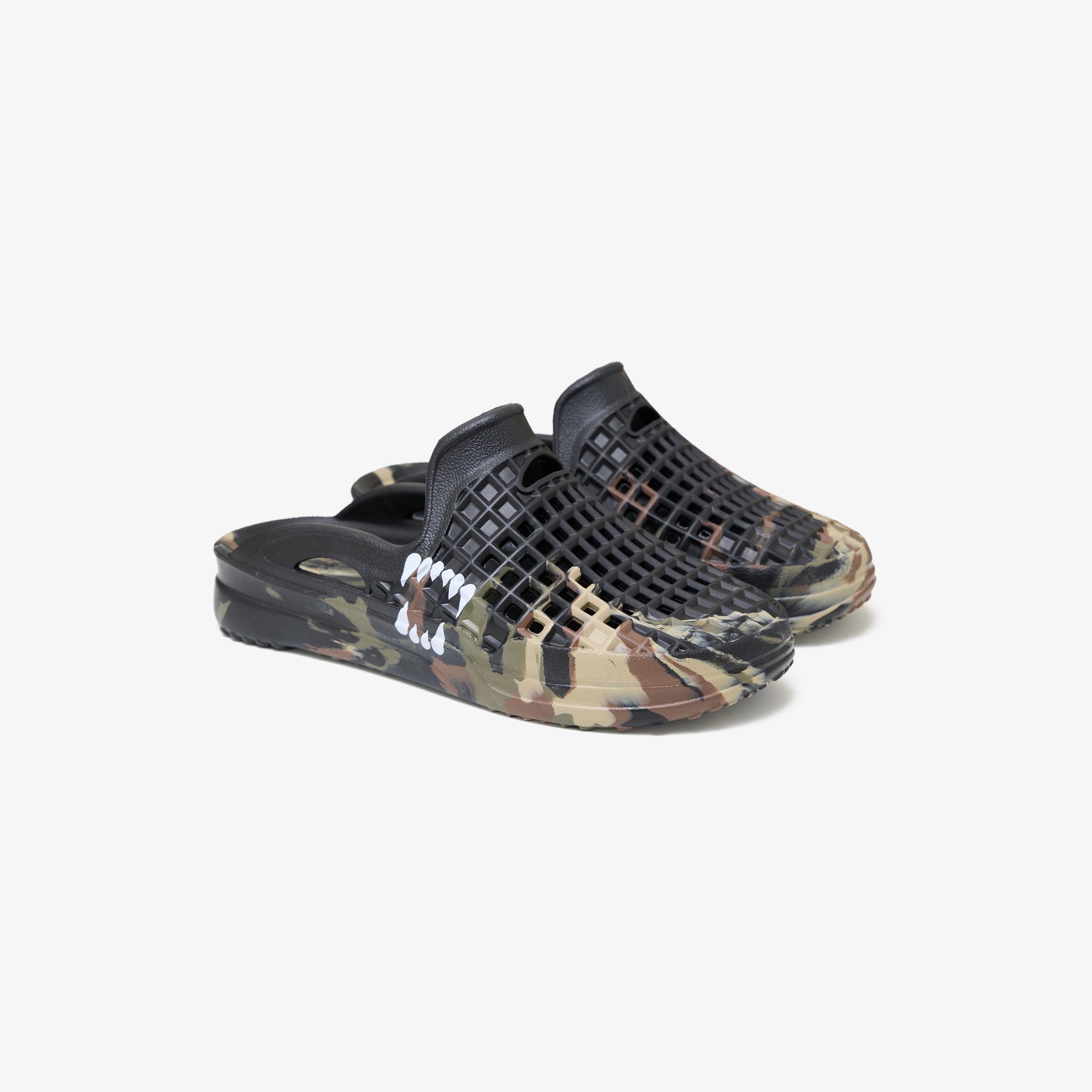 Scenario Slide - Woodland Camo / Blak Bear