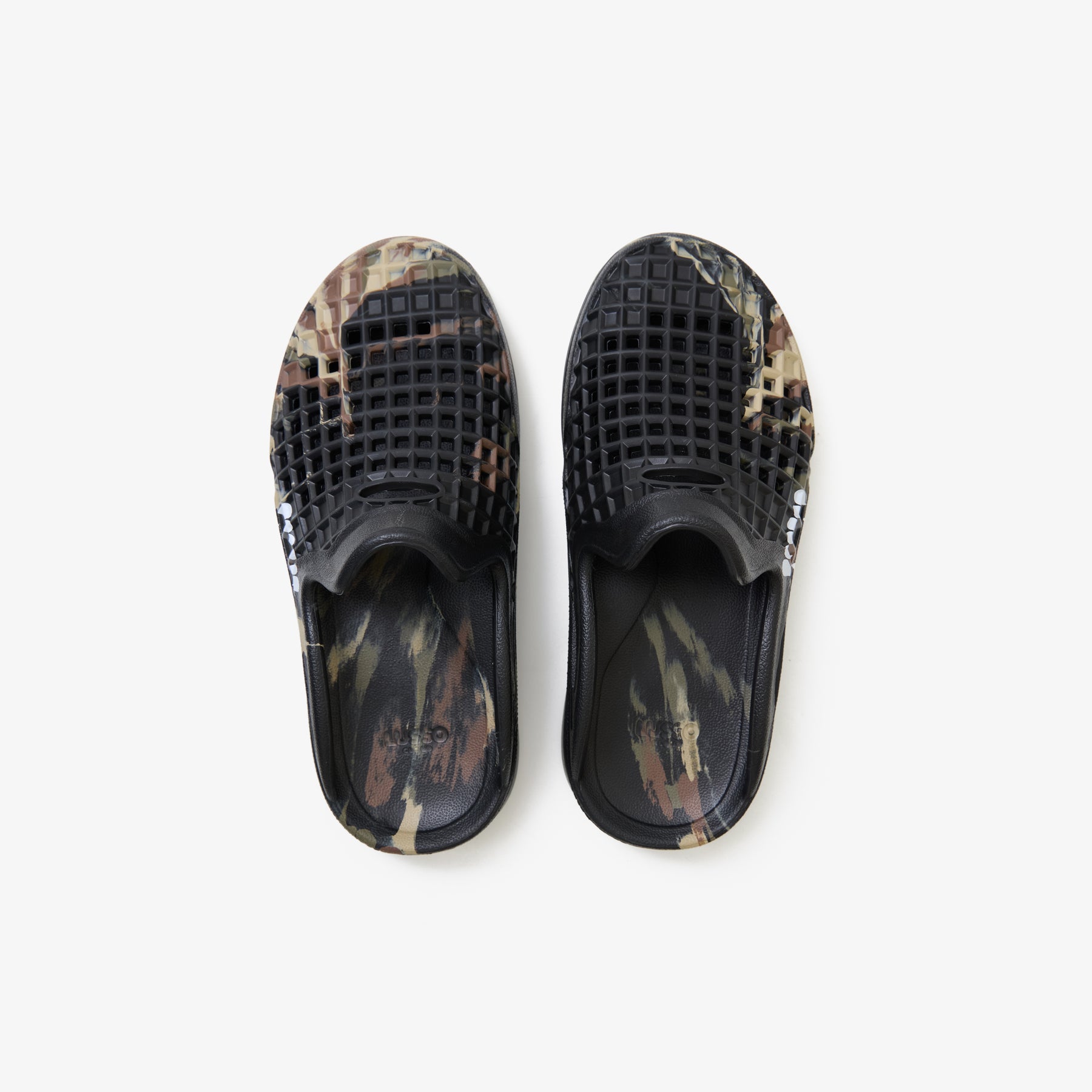 Scenario Slide - Woodland Camo / Blak Bear